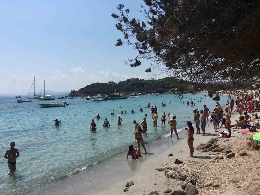 LA MADDALENA, L’INCREDIBILE VIA DELLA SOSTENIBILITÀ: IL PARCO PREMIA LE BARCHE A MOTORE RISPETTO ALLA VELA